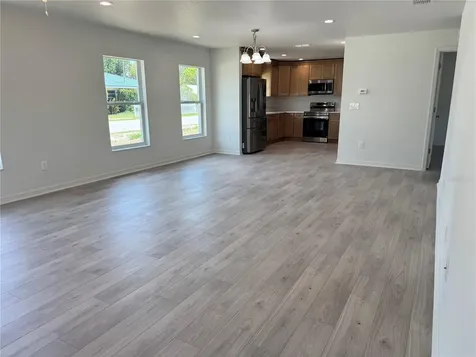 6024 12th Street Zephyrhills FL 33542