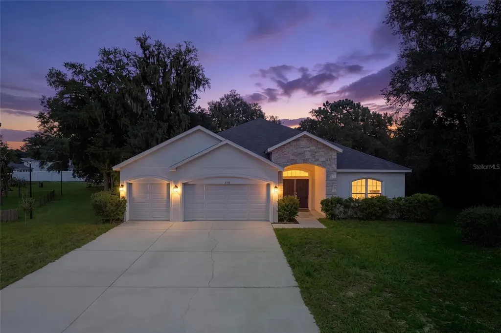 11563 SW 61st Court Ocala FL 34476