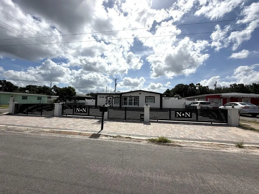 6219 Blossom Avenue Tampa FL 33614