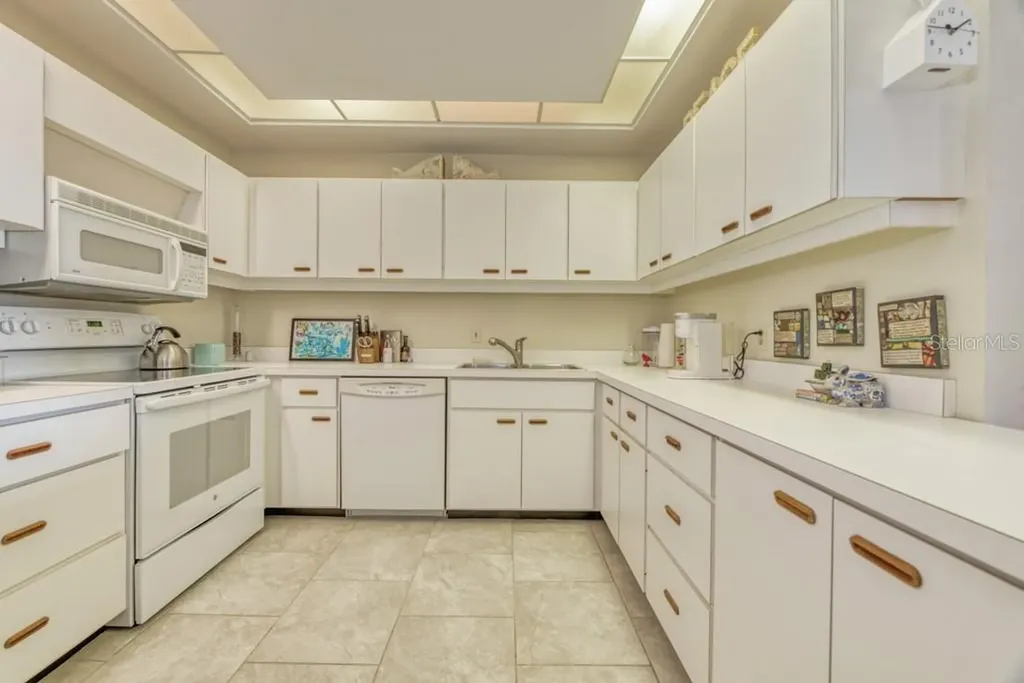 1975 Gulf Of Mexico Drive Longboat Key FL 34228