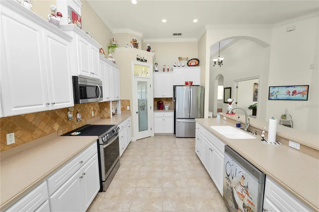 2356 Lake James Way Lakeland FL 33810