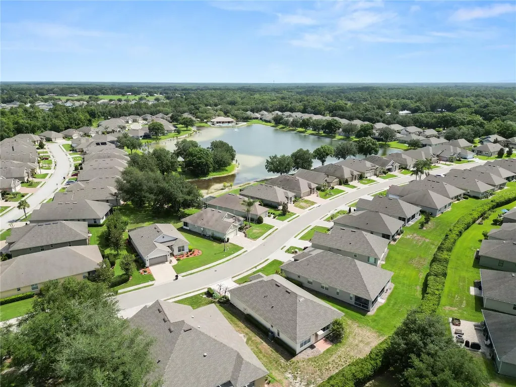2356 Lake James Way Lakeland FL 33810