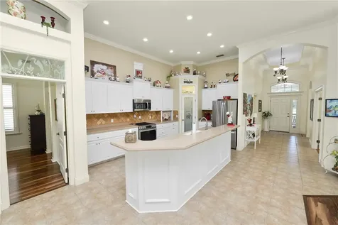 2356 Lake James Way Lakeland FL 33810
