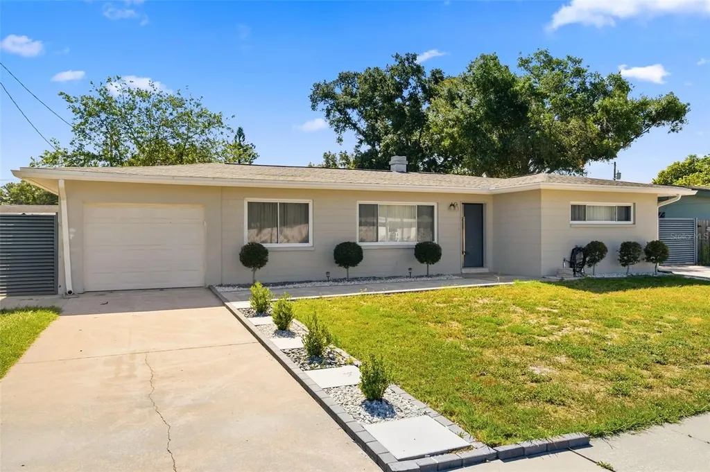 15549 Newport Road Clearwater FL 33764
