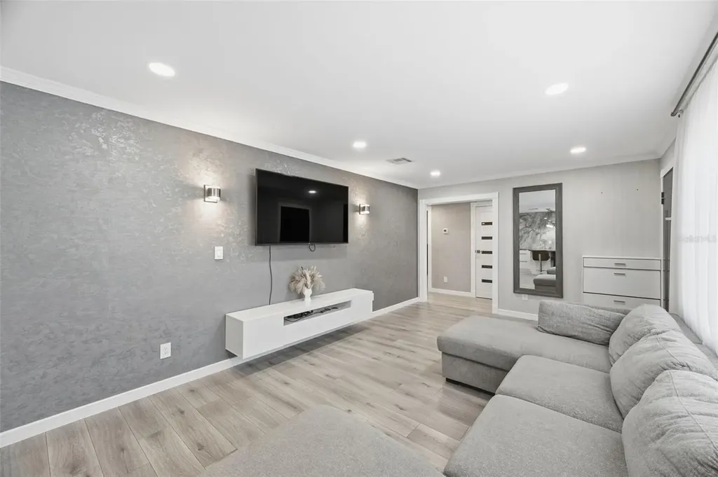 15549 Newport Road Clearwater FL 33764