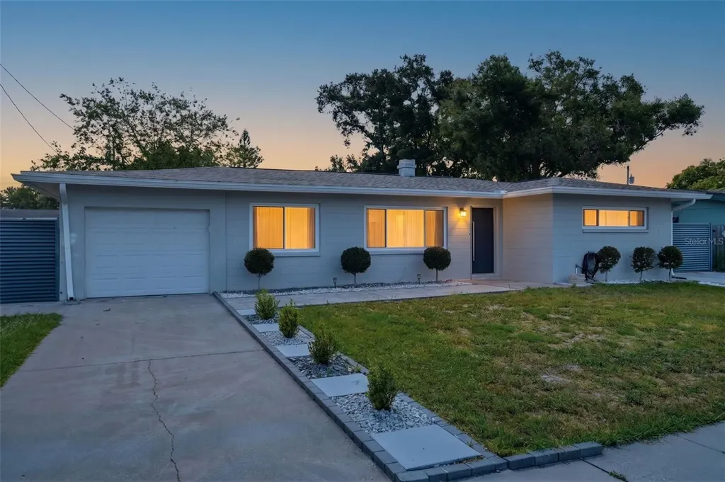 15549 Newport Road Clearwater FL 33764