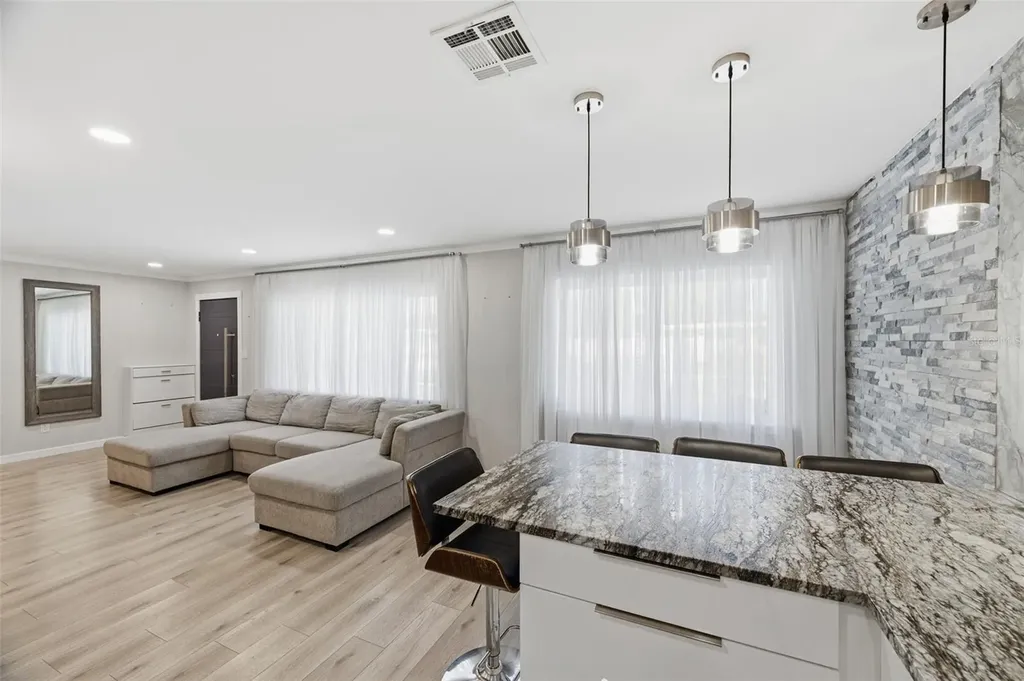 15549 Newport Road Clearwater FL 33764