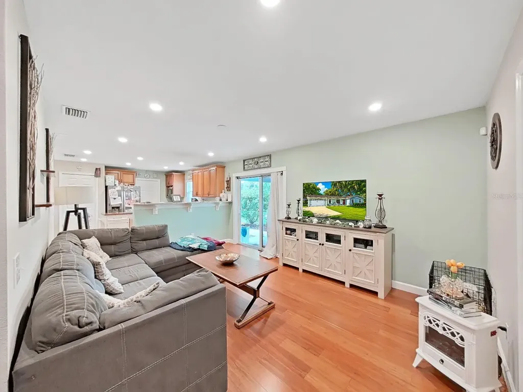 3707 Bloomingdale Avenue Valrico FL 33596