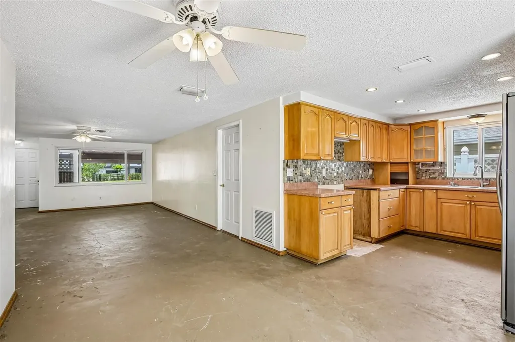 5415 1st Street NE St Petersburg FL 33703