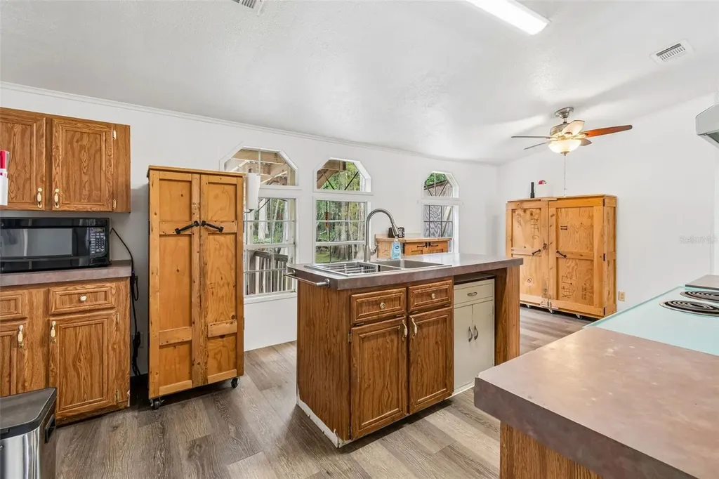 17808 Dogwood Drive Lutz FL 33558
