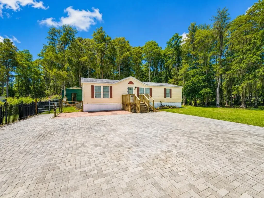 17808 Dogwood Drive Lutz FL 33558