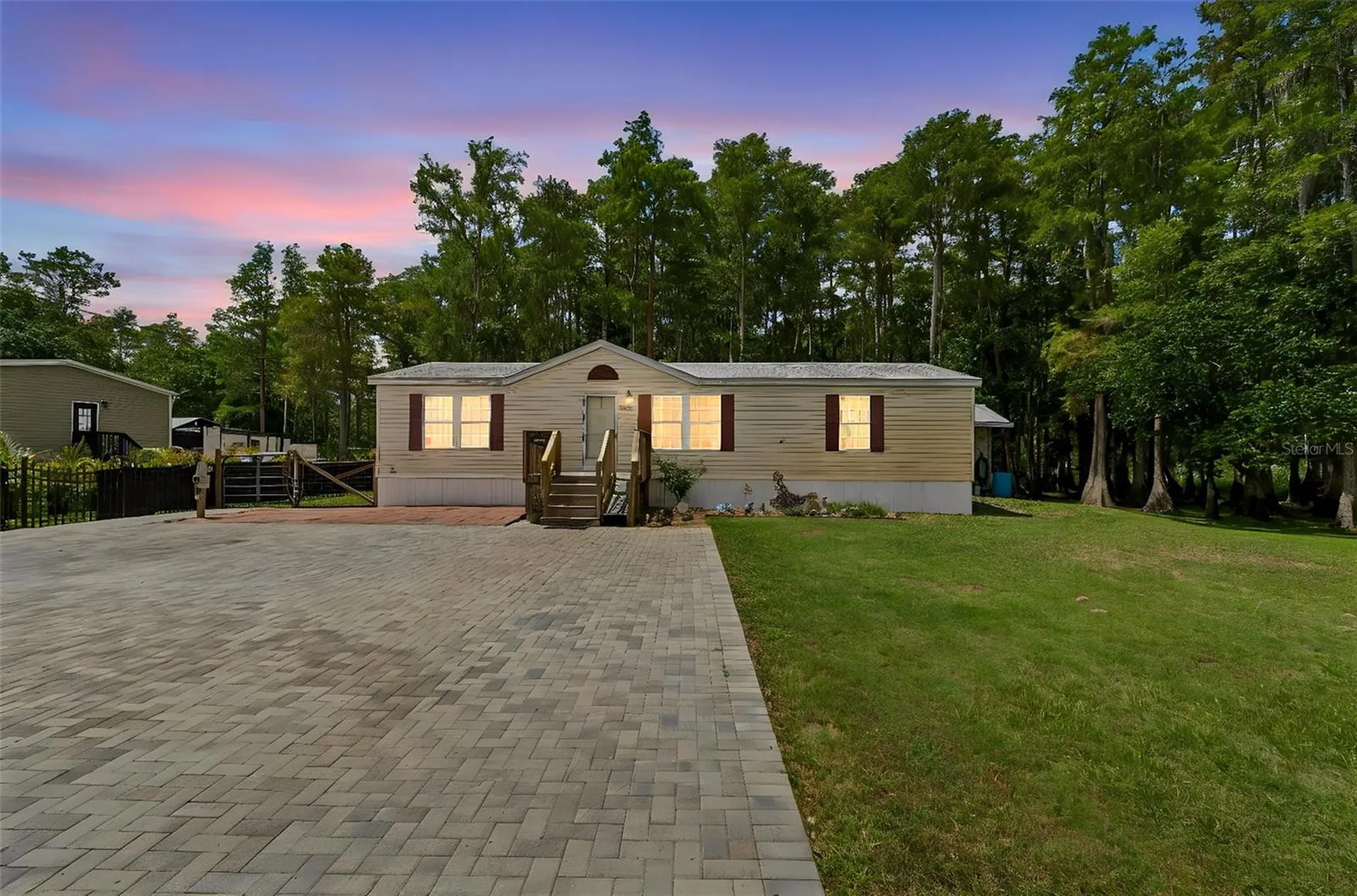 17808 Dogwood Drive Lutz FL 33558
