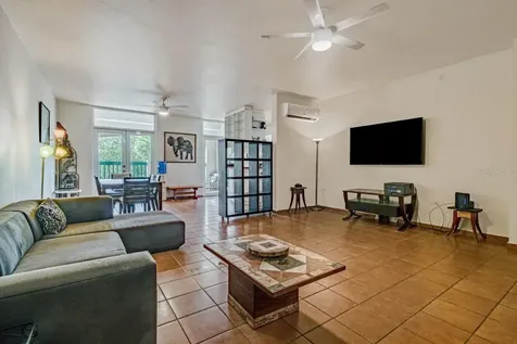Vega Alta PR 00692