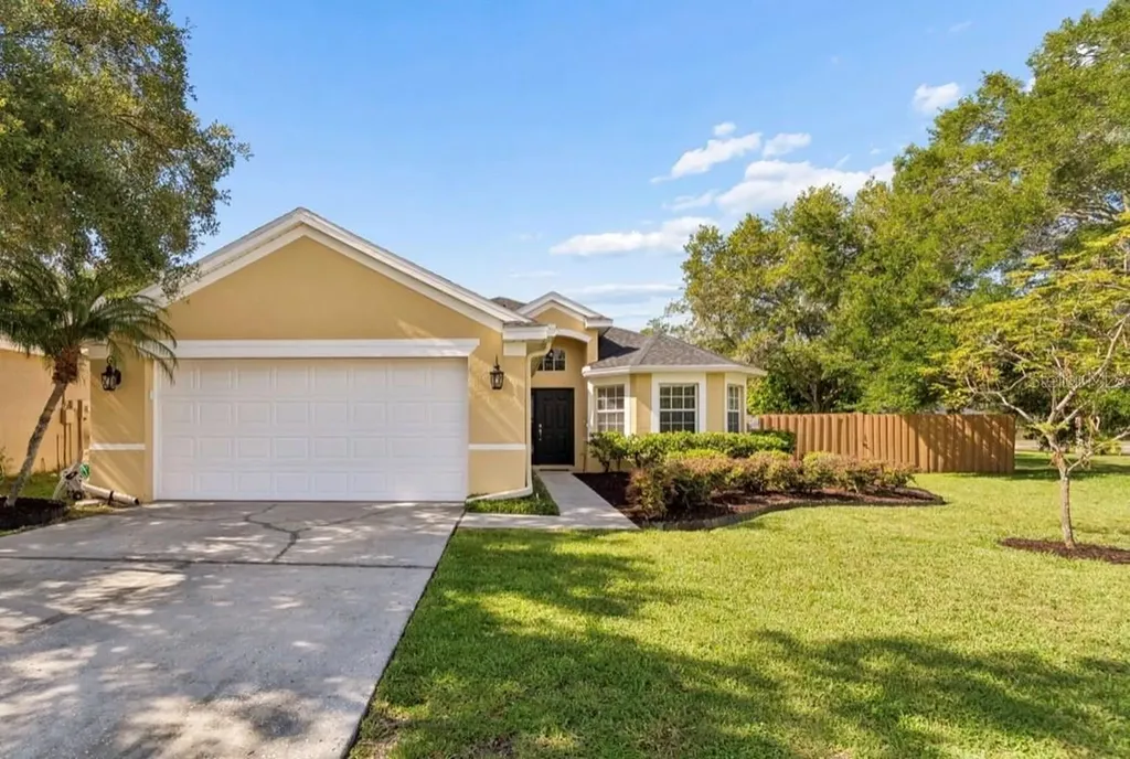 4734 Whispering Wind Avenue Tampa FL 33614