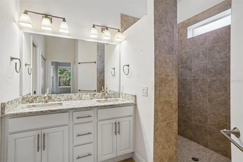 10339 Addison Shore Way Oxford FL 34484