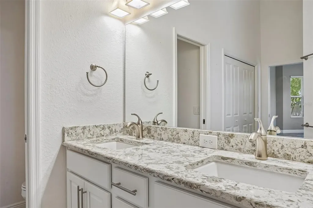 10339 Addison Shore Way Oxford FL 34484
