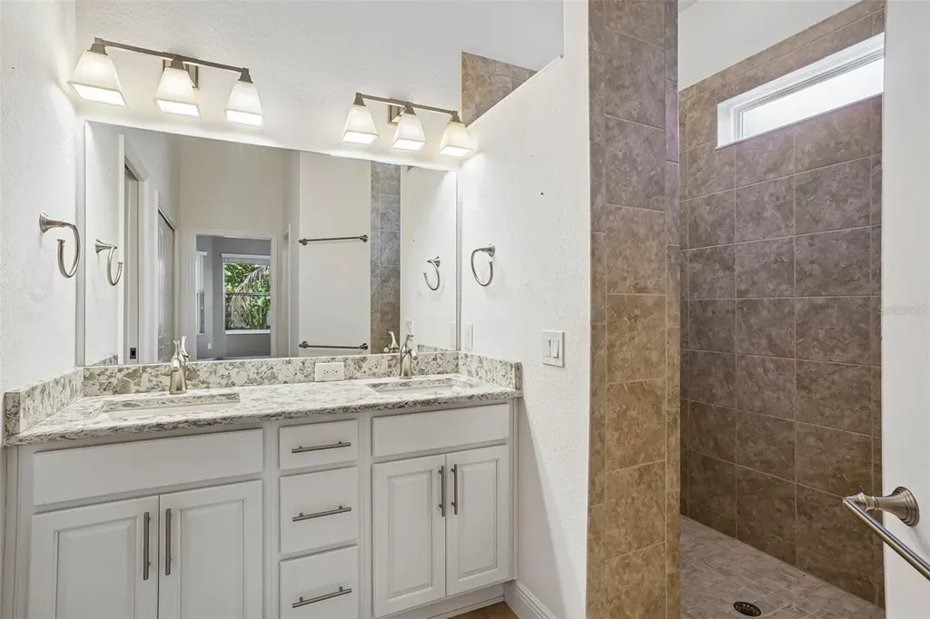10339 Addison Shore Way Oxford FL 34484