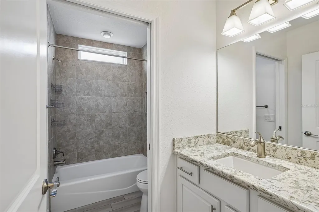 10339 Addison Shore Way Oxford FL 34484