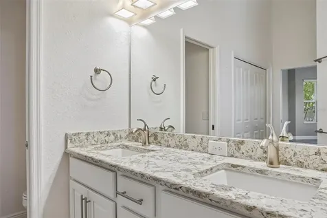 10339 Addison Shore Way Oxford FL 34484
