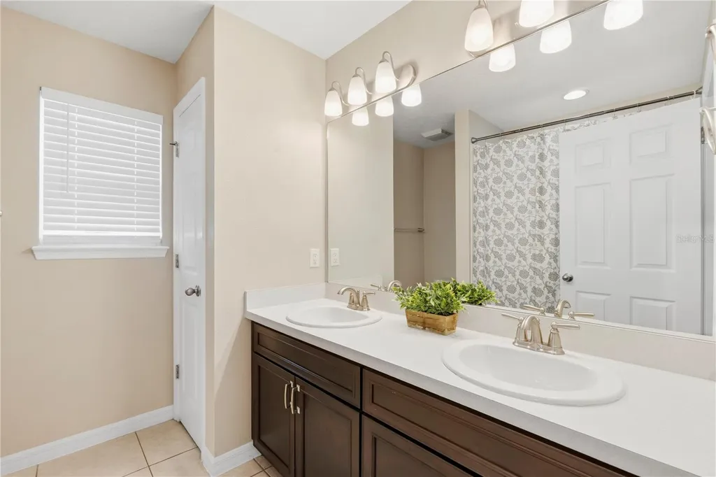 205 Aberdeen Street Davenport FL 33896