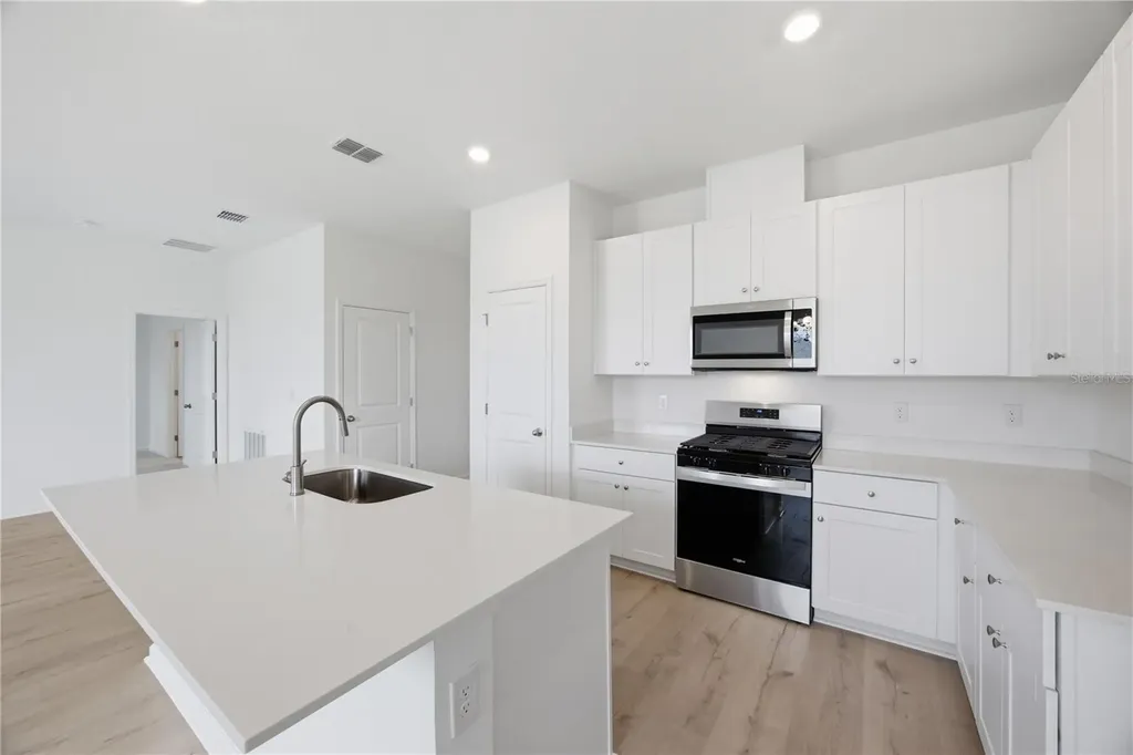 6205 Sanders Grove Circle Okahumpka FL 34762