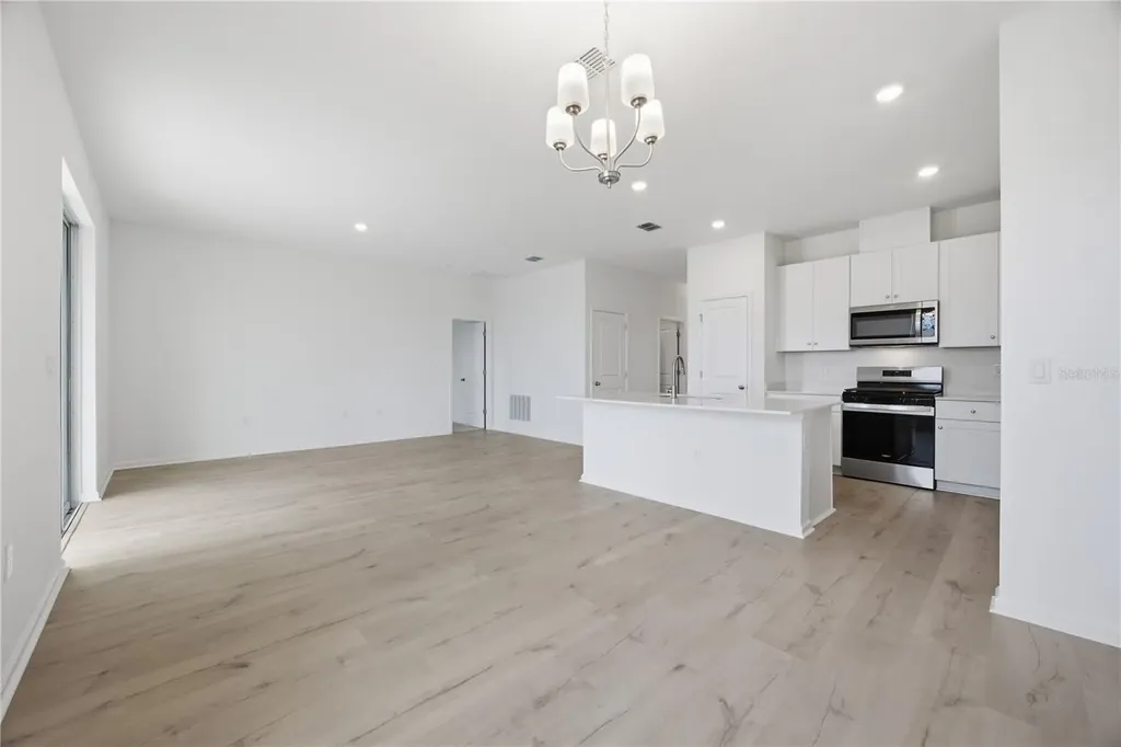 6205 Sanders Grove Circle Okahumpka FL 34762
