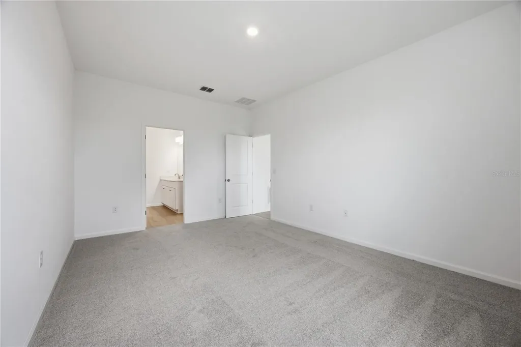 6205 Sanders Grove Circle Okahumpka FL 34762