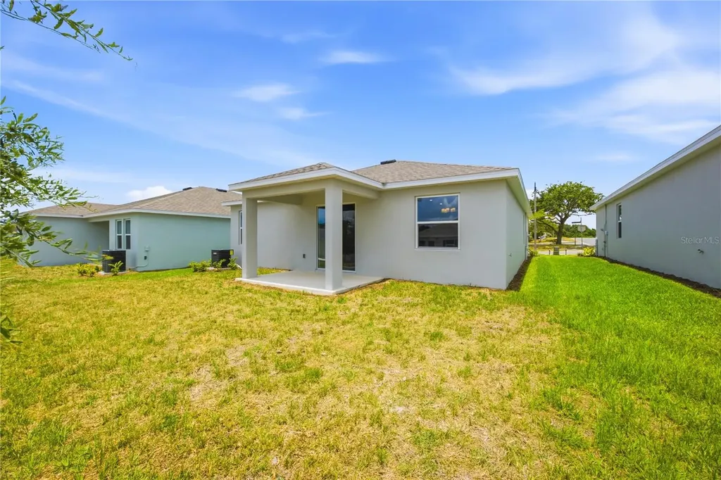 6205 Sanders Grove Circle Okahumpka FL 34762