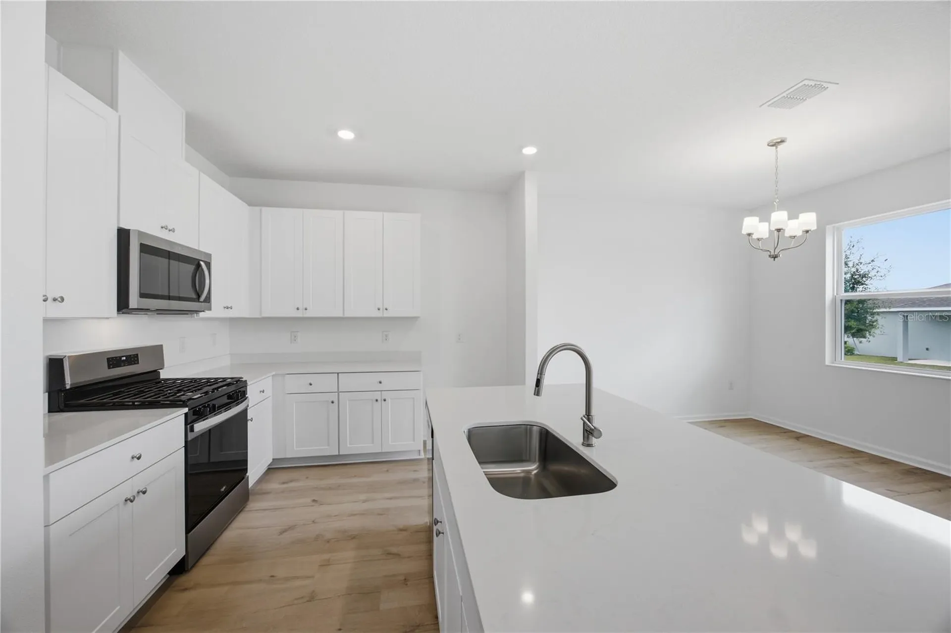 6205 Sanders Grove Circle Okahumpka FL 34762