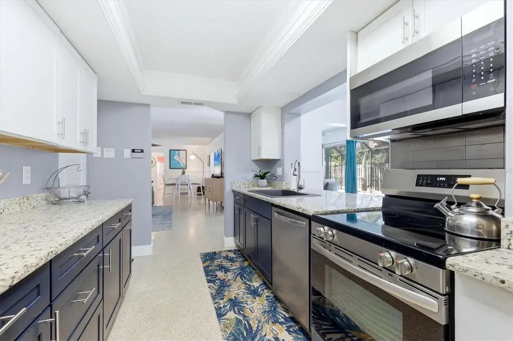 5128 Oxford Drive Sarasota FL 34242