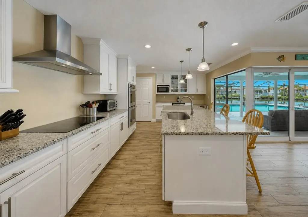 6301 Cottonwood Lane Apollo Beach FL 33572