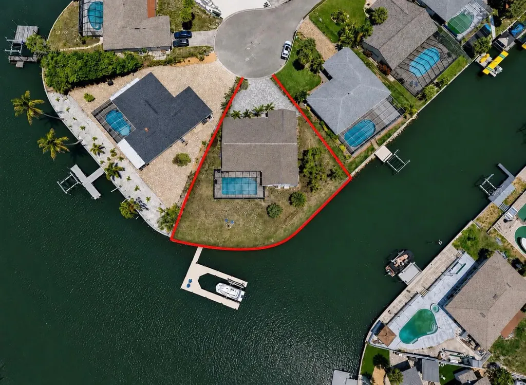 6301 Cottonwood Lane Apollo Beach FL 33572