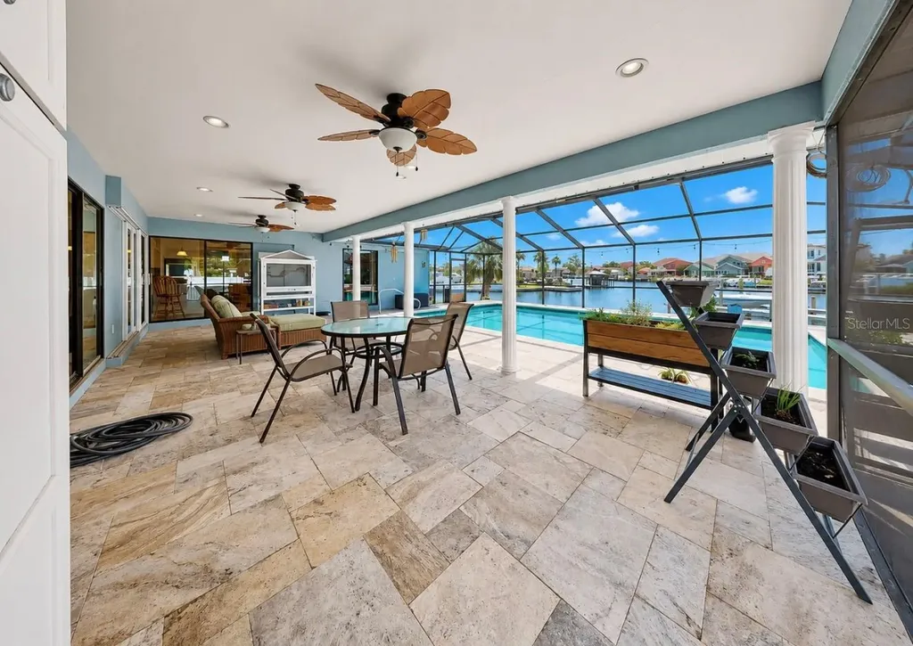 6301 Cottonwood Lane Apollo Beach FL 33572