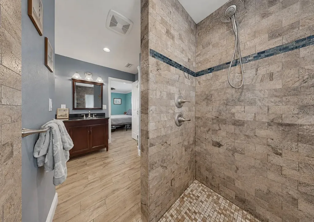 6301 Cottonwood Lane Apollo Beach FL 33572