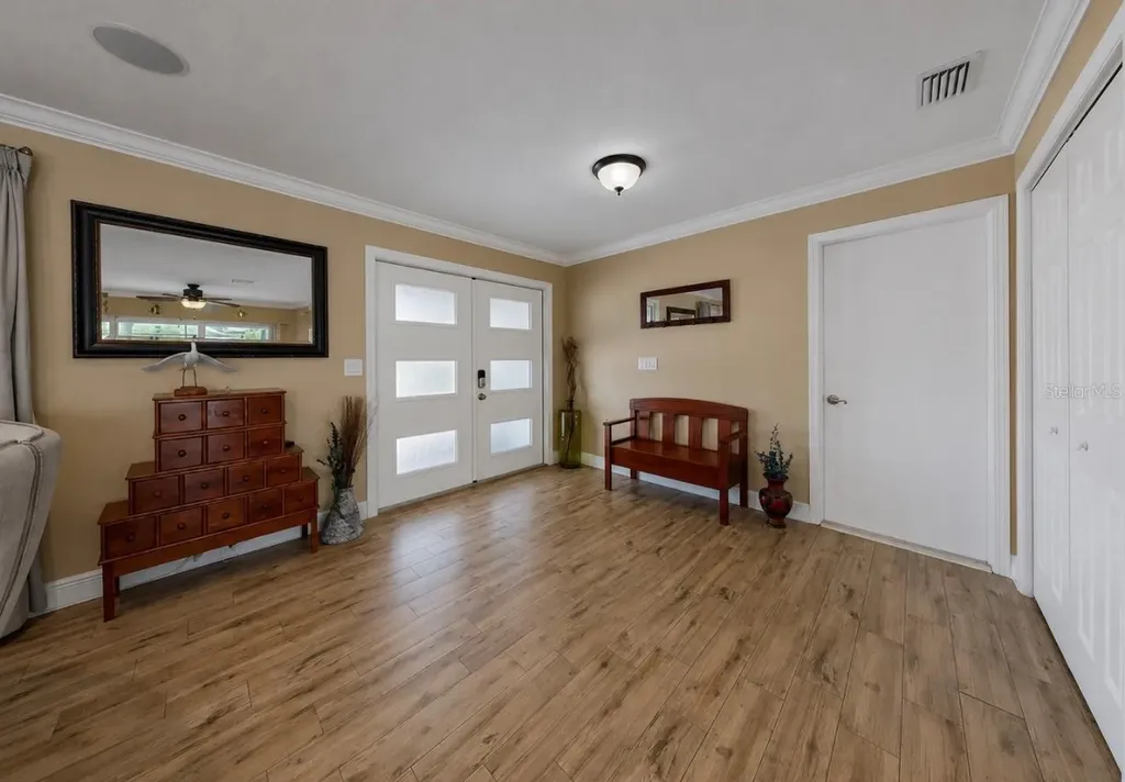 6301 Cottonwood Lane Apollo Beach FL 33572