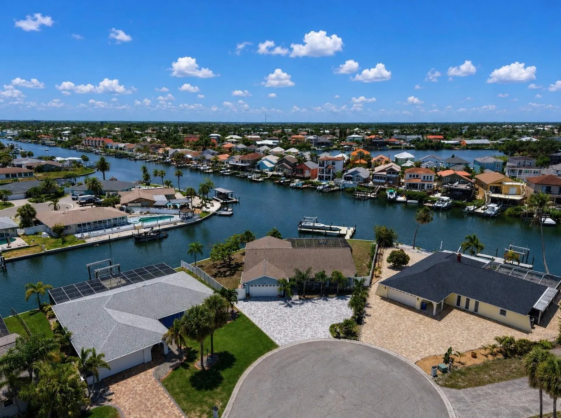 6301 Cottonwood Lane Apollo Beach FL 33572