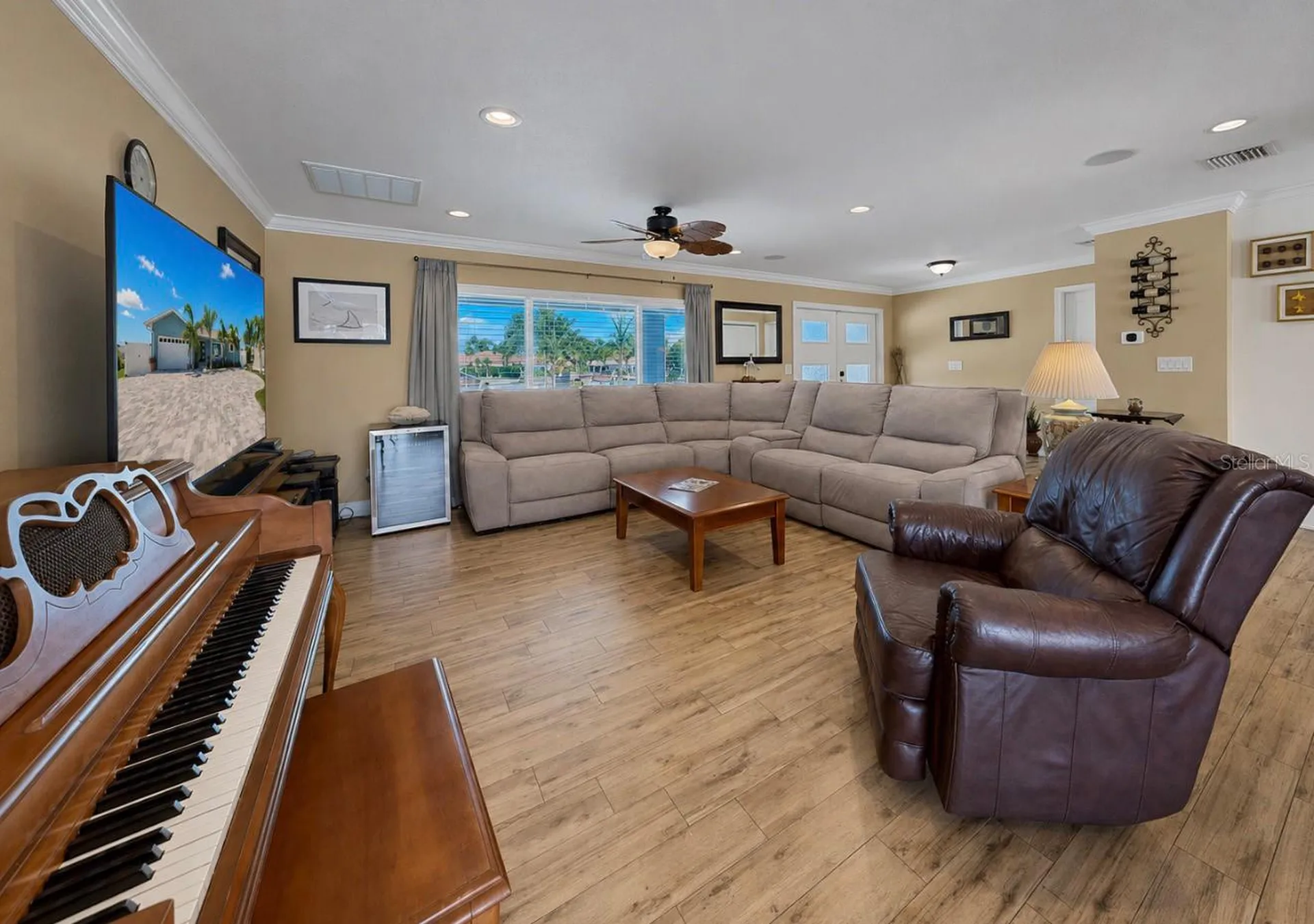 6301 Cottonwood Lane Apollo Beach FL 33572