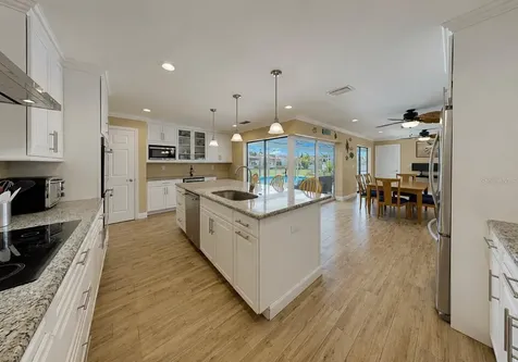 6301 Cottonwood Lane Apollo Beach FL 33572