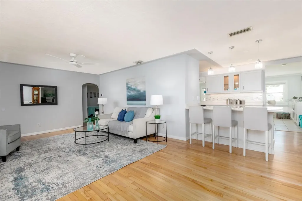 110 Sunset Drive S St Petersburg FL 33707