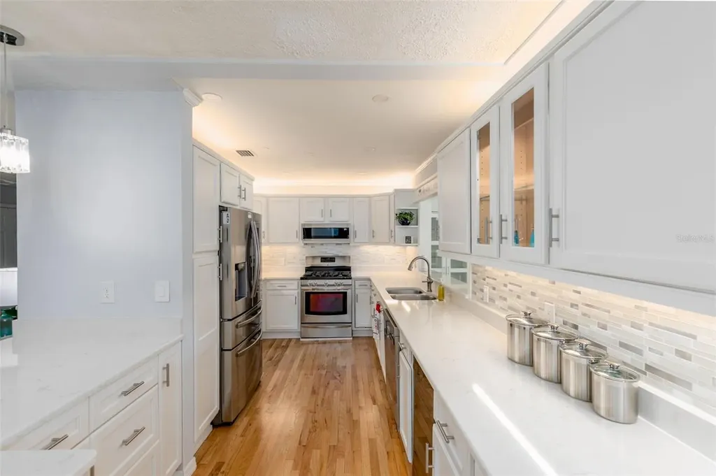 110 Sunset Drive S St Petersburg FL 33707