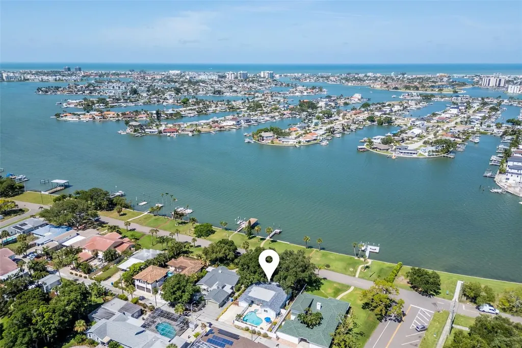 110 Sunset Drive S St Petersburg FL 33707