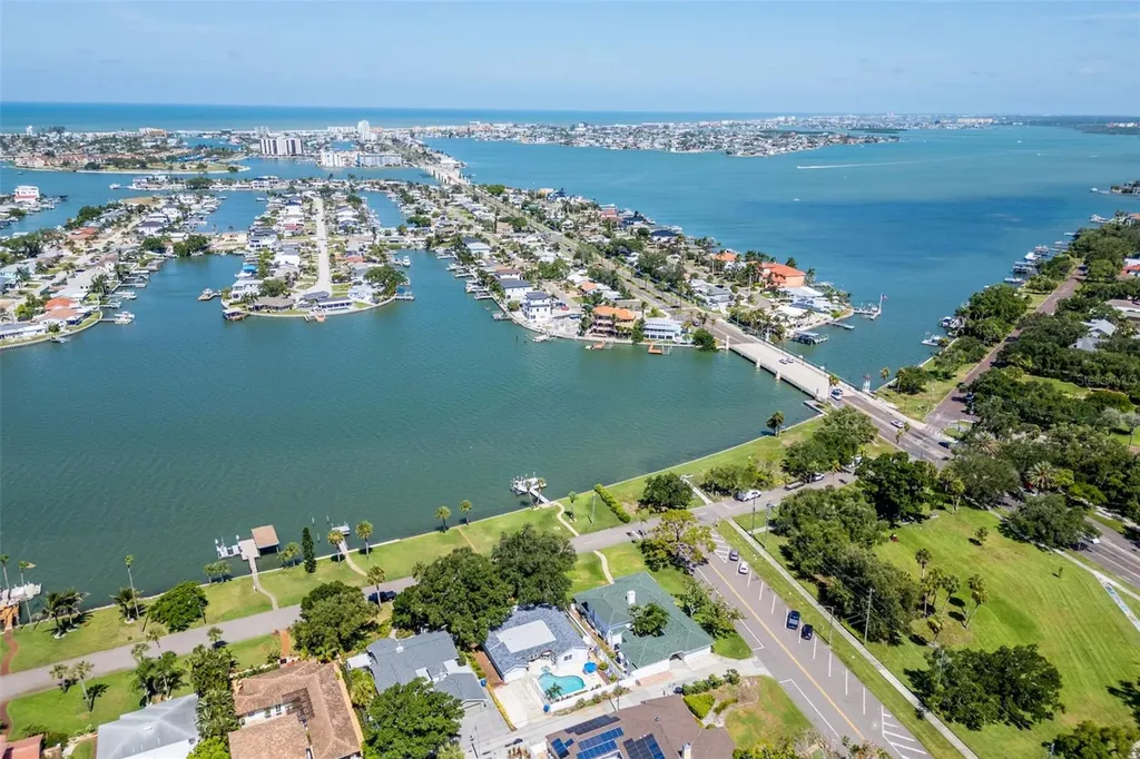 110 Sunset Drive S St Petersburg FL 33707