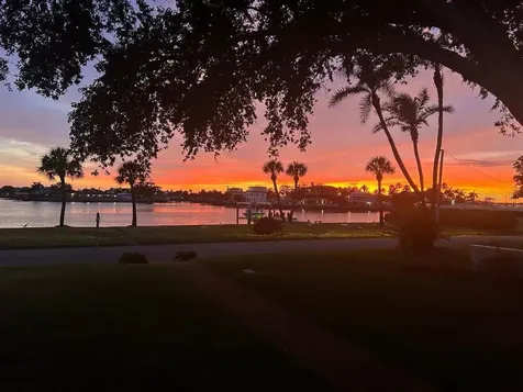 110 Sunset Drive S St Petersburg FL 33707