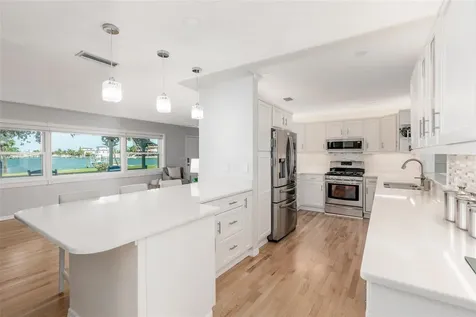 110 Sunset Drive S St Petersburg FL 33707