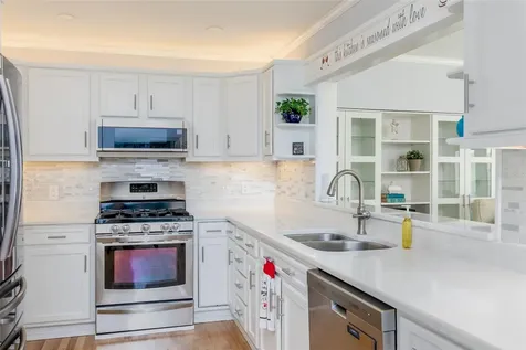 110 Sunset Drive S St Petersburg FL 33707