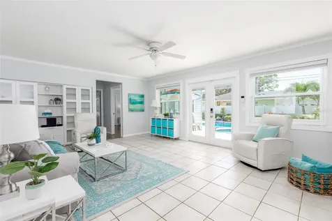 110 Sunset Drive S St Petersburg FL 33707
