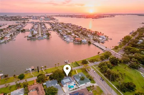110 Sunset Drive S St Petersburg FL 33707