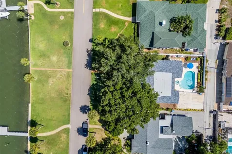 110 Sunset Drive S St Petersburg FL 33707