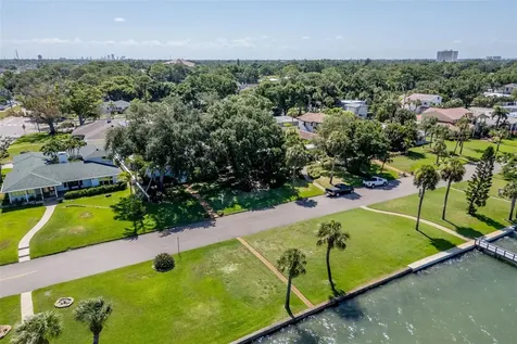 110 Sunset Drive S St Petersburg FL 33707