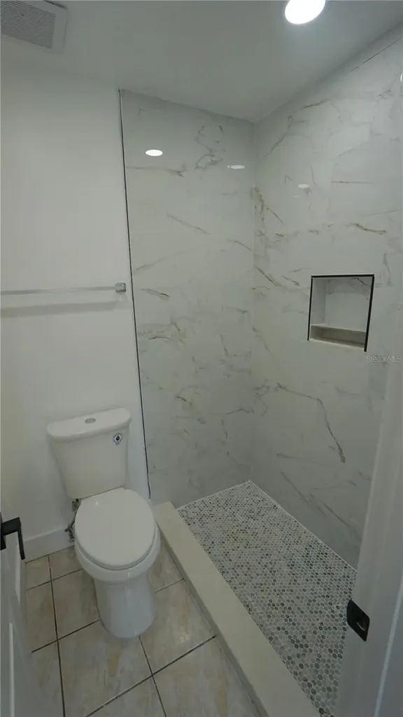 834 Angela Lane Kissimmee FL 34741
